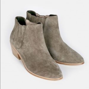 Joie Barlow Booties Size 7.5. BRAND NEW!